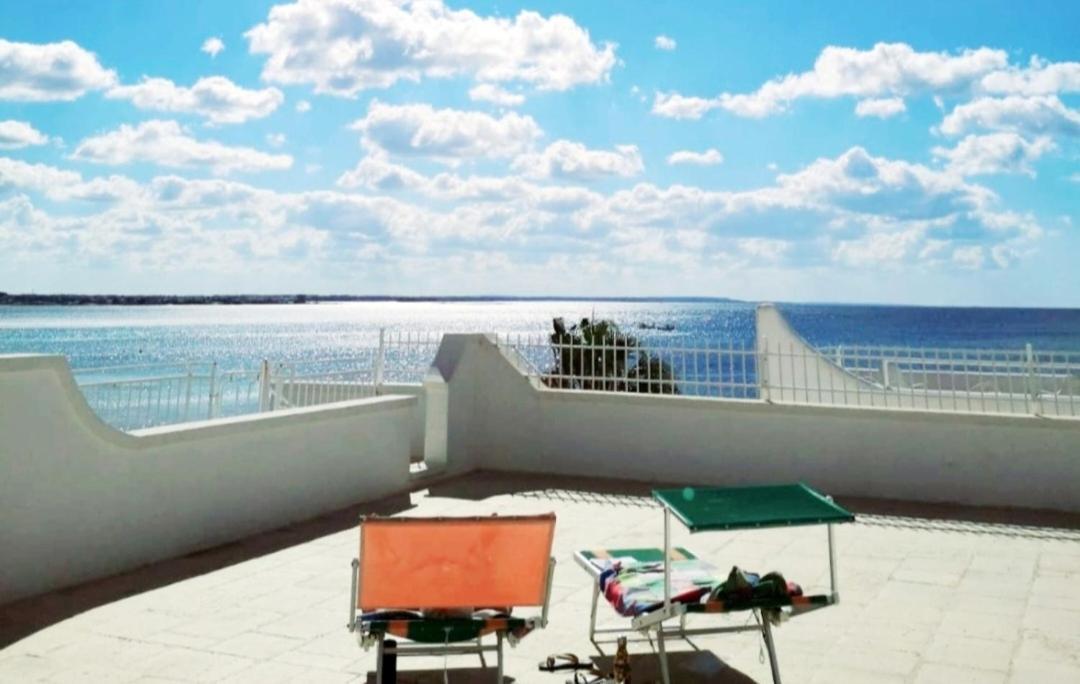 Porto Cesareo Appartamento Panoramico Fronte Mare Con Parcheggio Coperto Torre Lapillo Εξωτερικό φωτογραφία